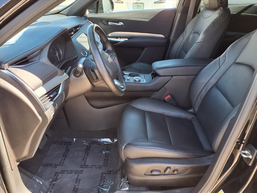 2023 Cadillac XT4 Premium Luxury
