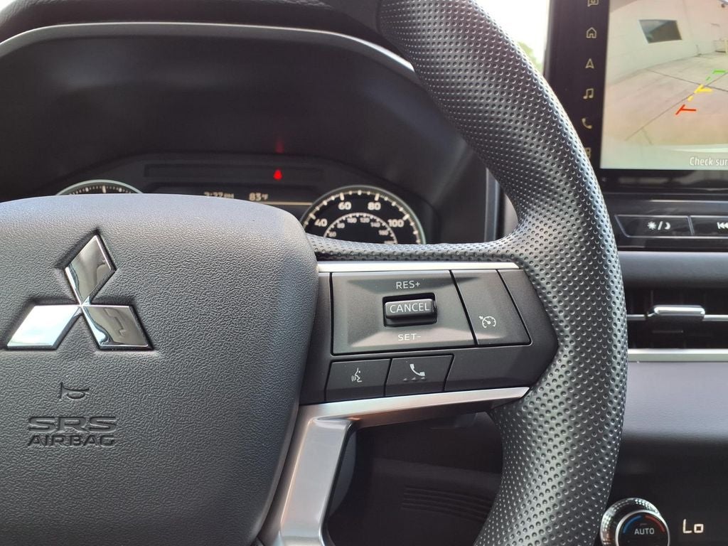 2026 Mitsubishi Outlander ES