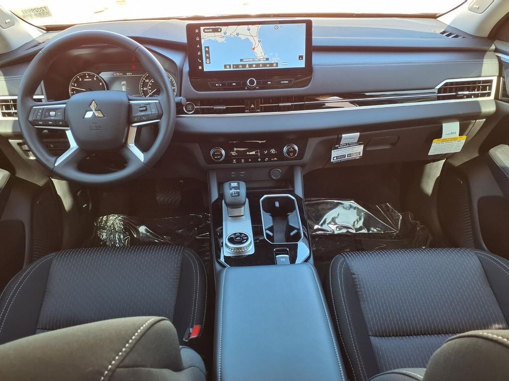 2026 Mitsubishi Outlander ES