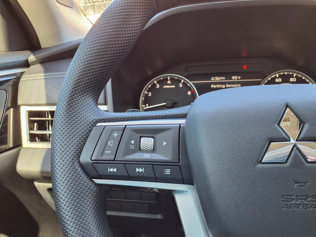 2026 Mitsubishi Outlander ES