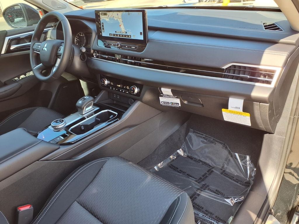 2026 Mitsubishi Outlander ES