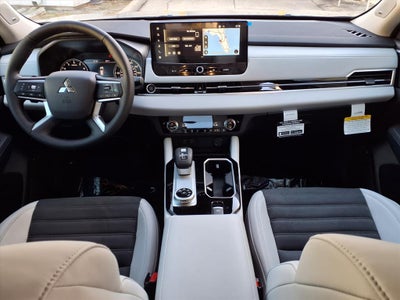 2026 Mitsubishi Outlander SE