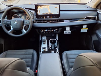 2026 Mitsubishi Outlander SE