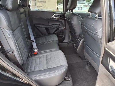 2026 Mitsubishi Outlander LE