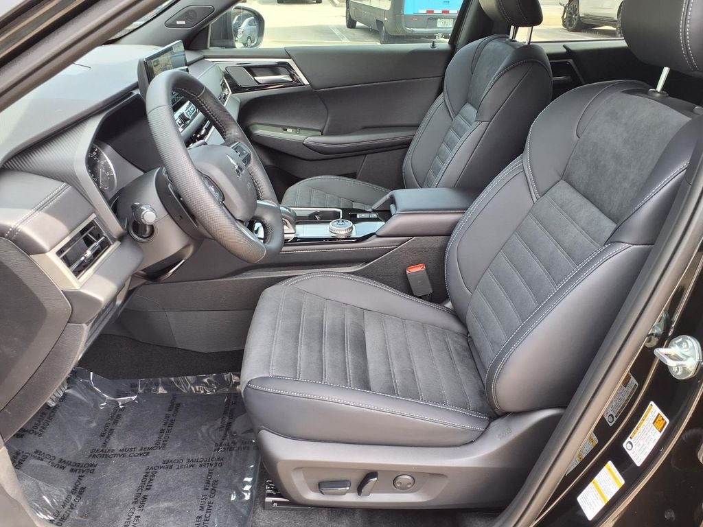 2026 Mitsubishi Outlander LE