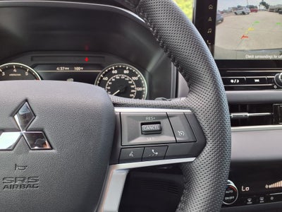 2026 Mitsubishi Outlander LE