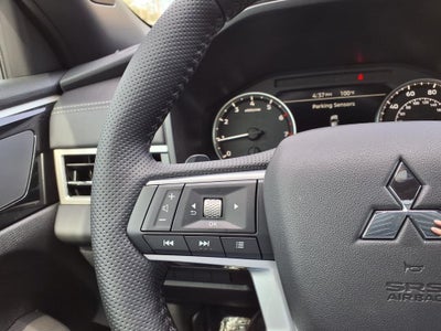 2026 Mitsubishi Outlander LE