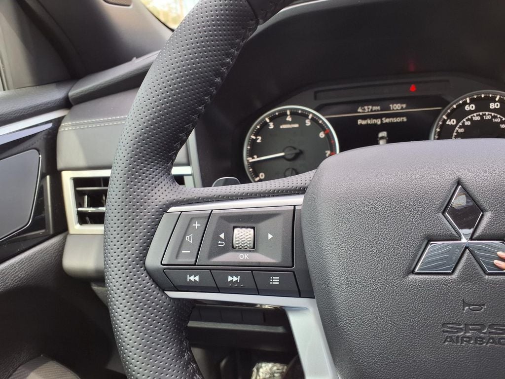 2026 Mitsubishi Outlander LE