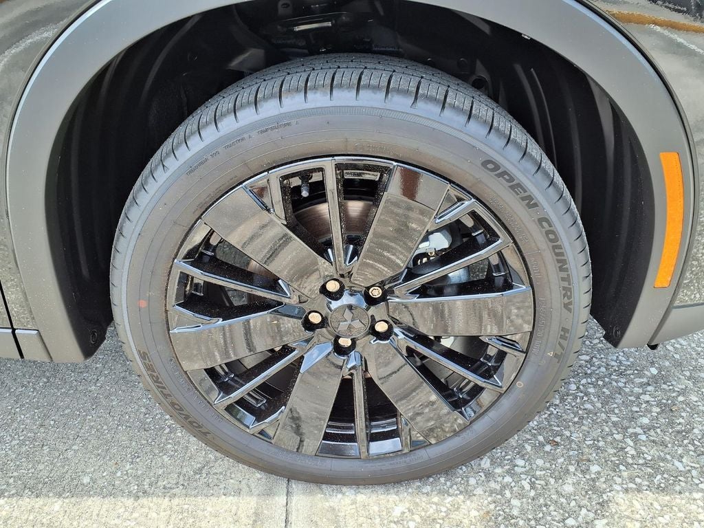 2026 Mitsubishi Outlander LE
