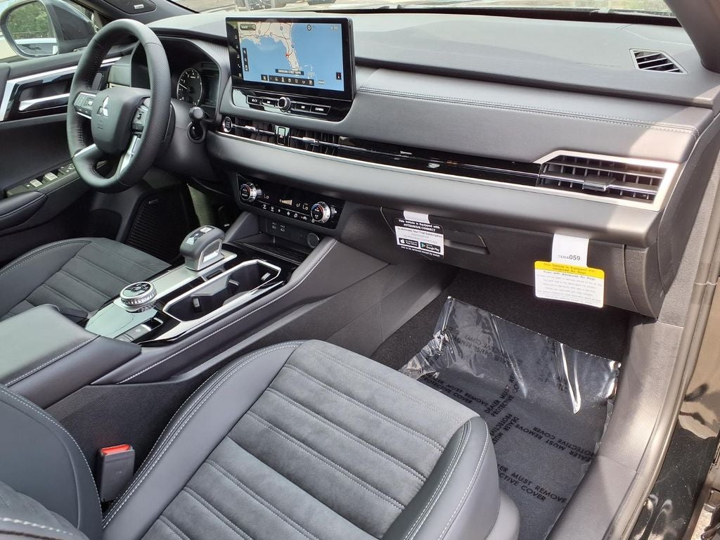 2026 Mitsubishi Outlander LE