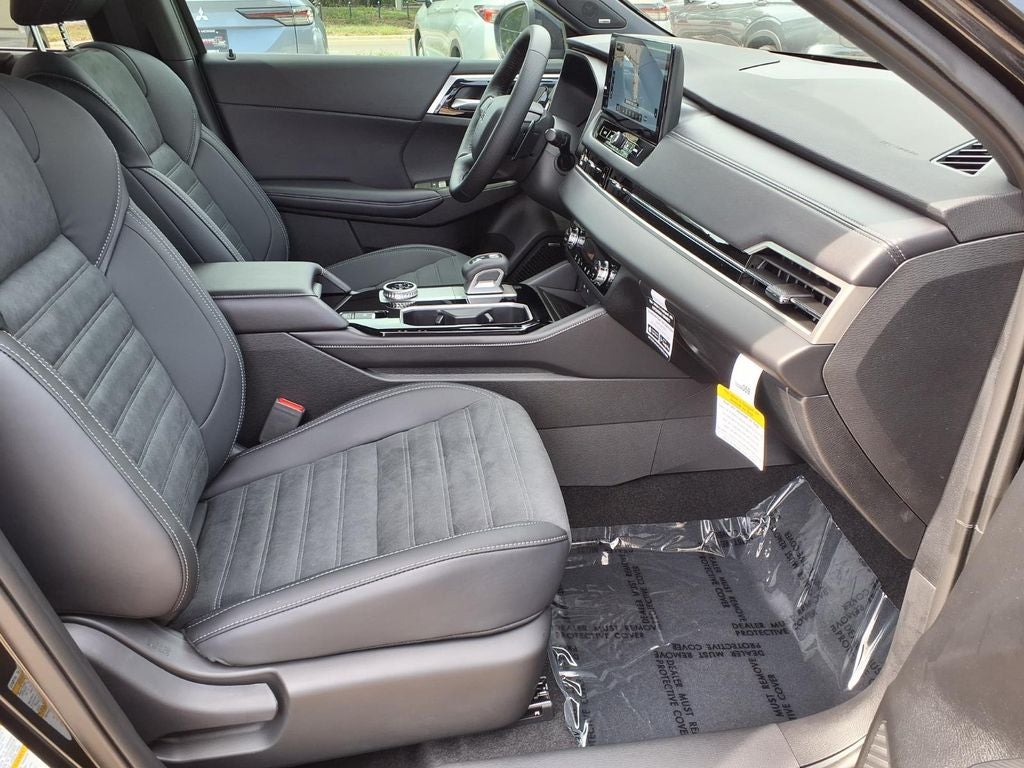2026 Mitsubishi Outlander LE