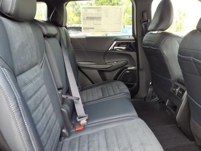 2026 Mitsubishi Outlander LE