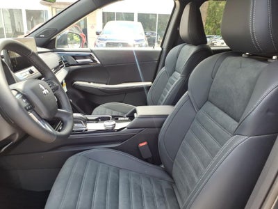 2026 Mitsubishi Outlander LE