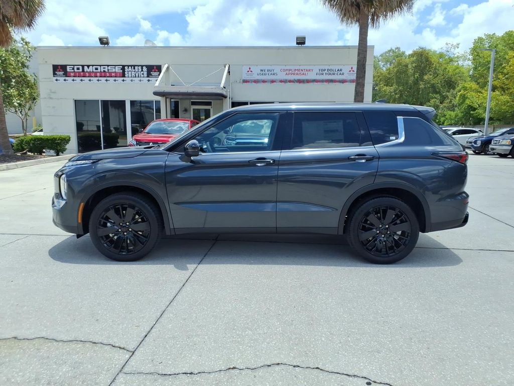 2026 Mitsubishi Outlander LE