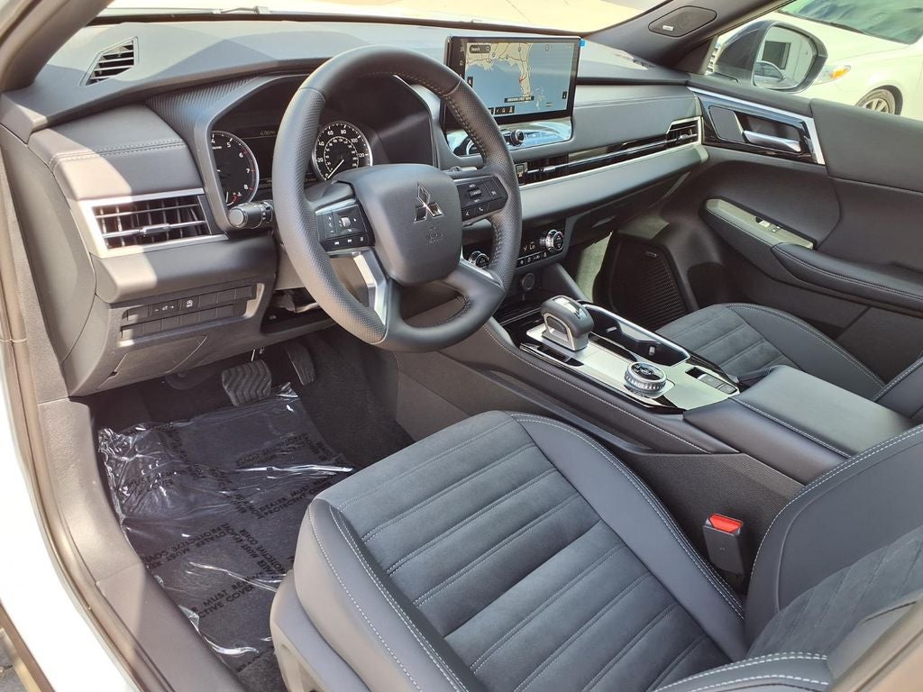 2026 Mitsubishi Outlander LE
