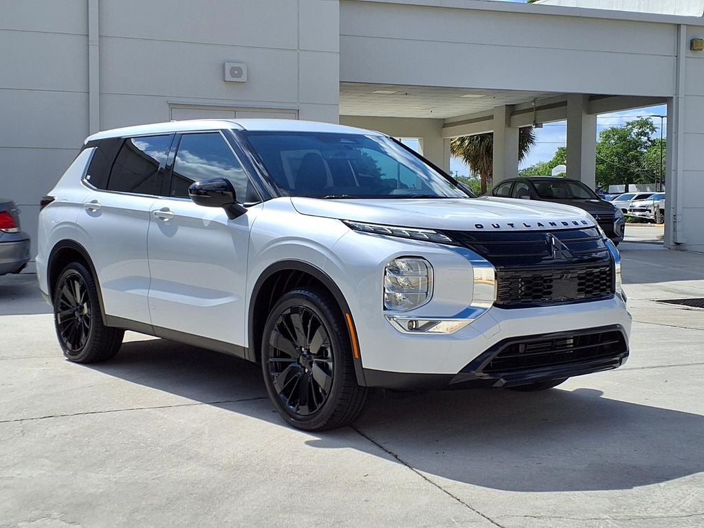 2026 Mitsubishi Outlander LE