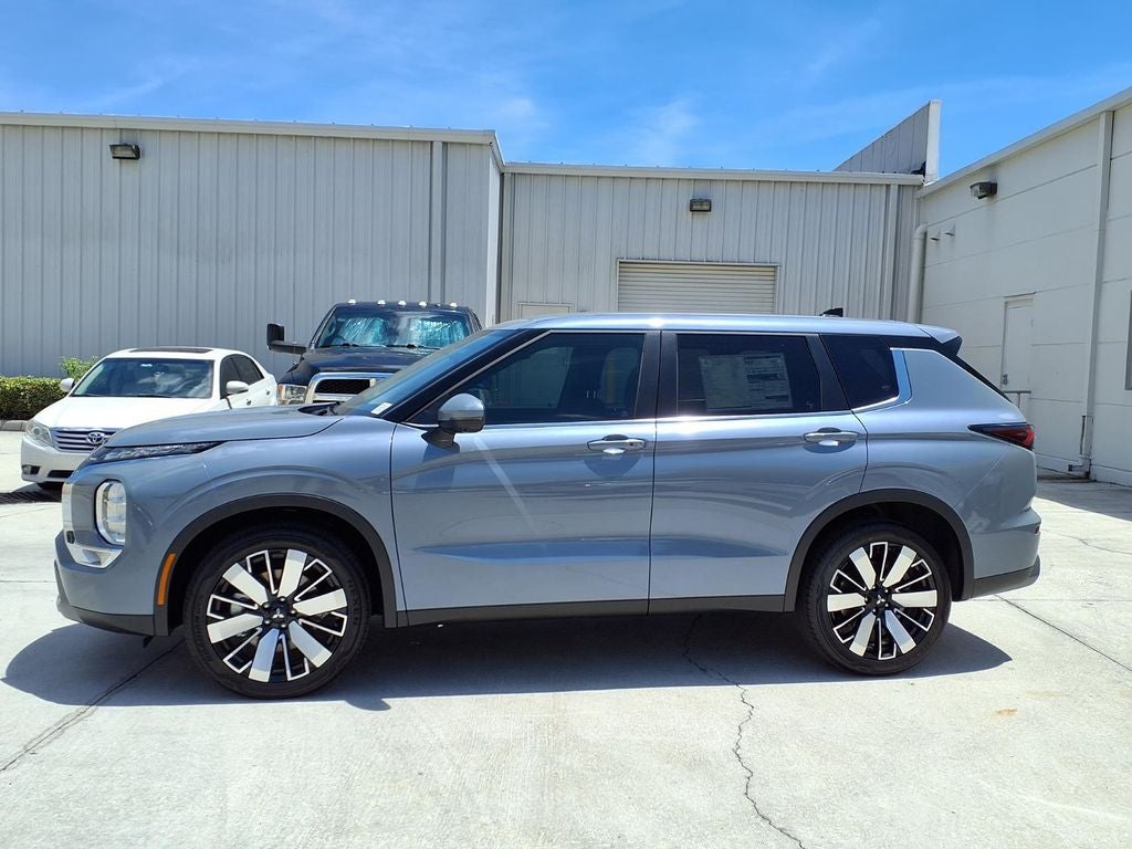 2026 Mitsubishi Outlander SE