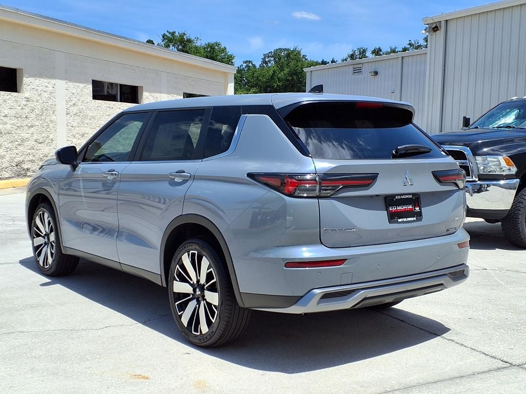 2026 Mitsubishi Outlander SE
