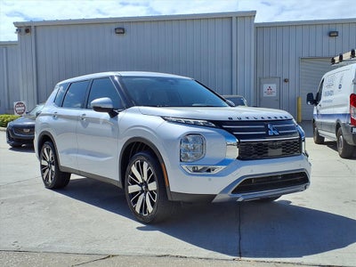 2026 Mitsubishi Outlander SE