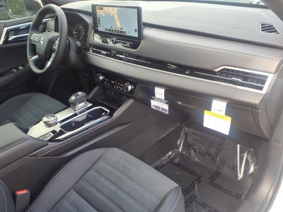 2026 Mitsubishi Outlander LE