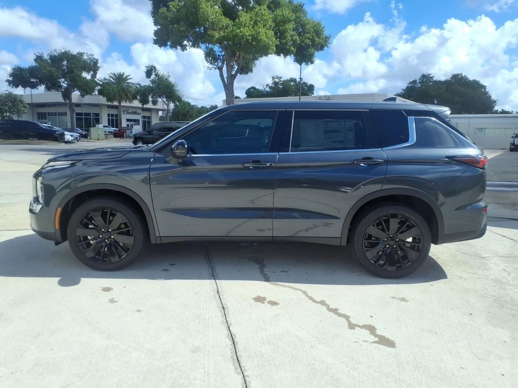 2026 Mitsubishi Outlander LE