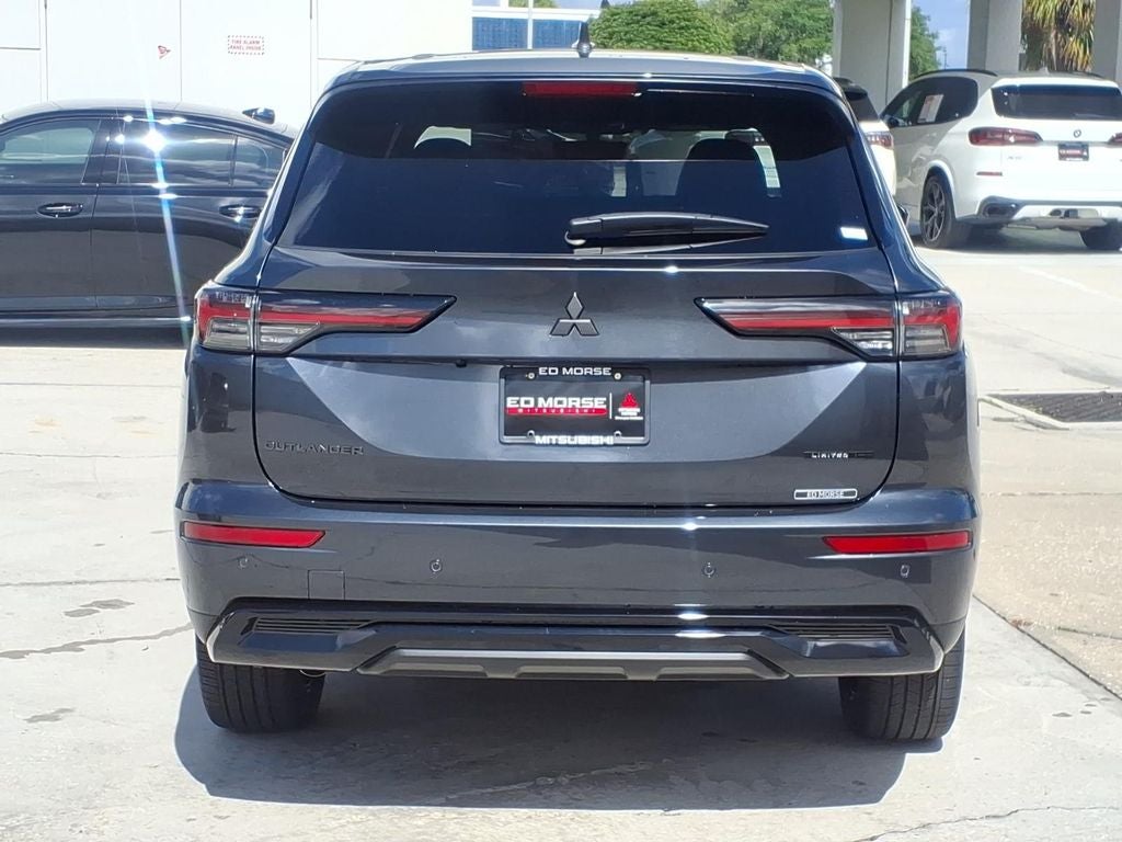 2026 Mitsubishi Outlander LE