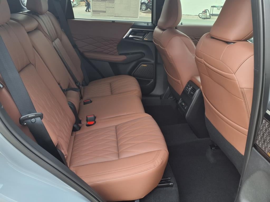 2025 Mitsubishi Outlander SEL