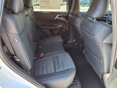 2025 Mitsubishi Outlander SE