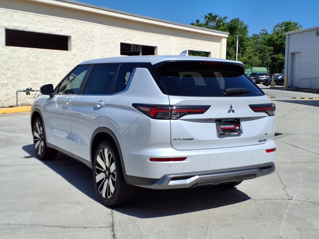2025 Mitsubishi Outlander SE