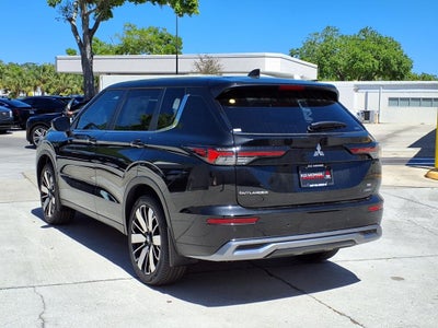 2025 Mitsubishi Outlander SE