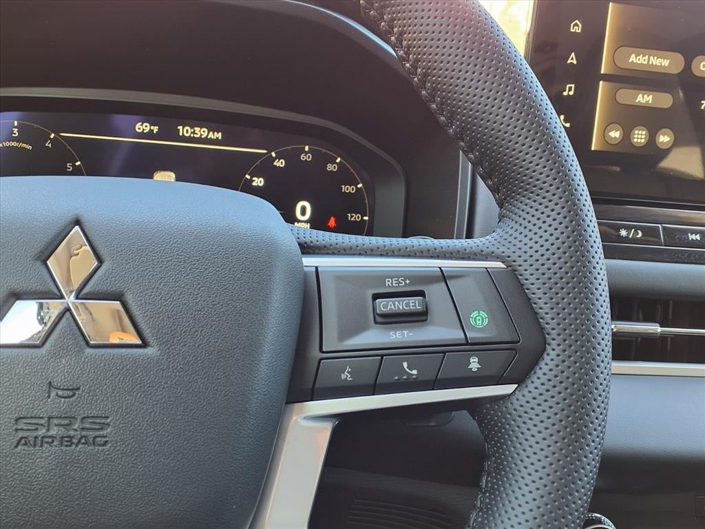 2026 Mitsubishi Outlander SE