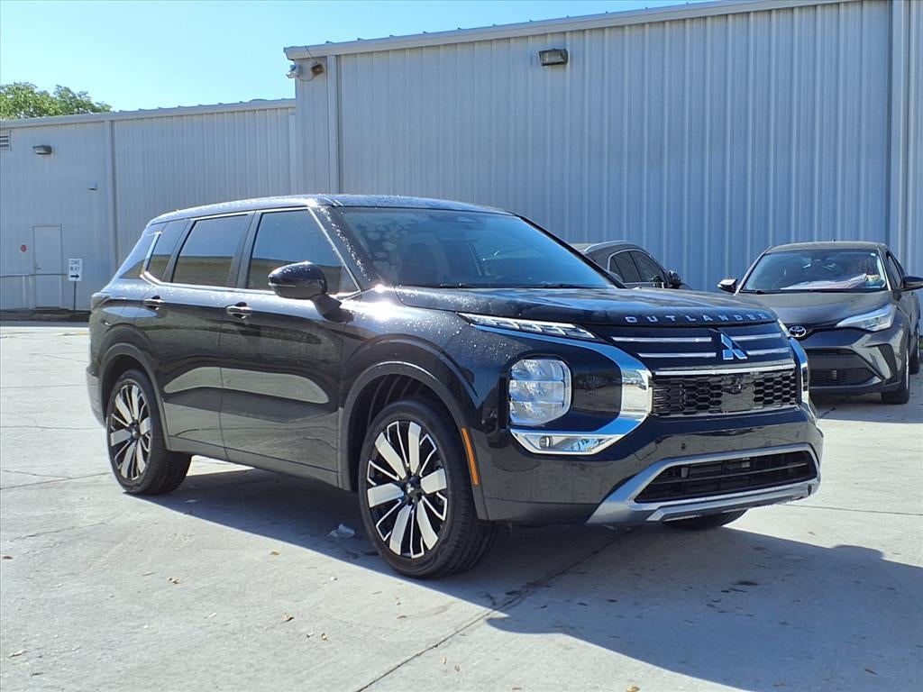 2026 Mitsubishi Outlander SE