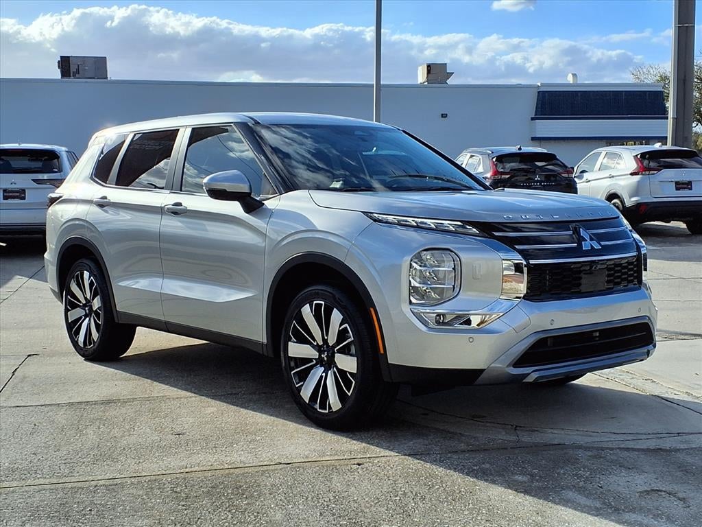 2026 Mitsubishi Outlander SE