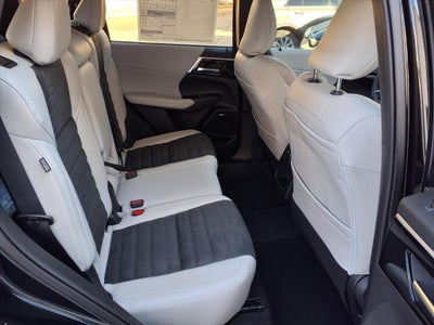 2026 Mitsubishi Outlander SE