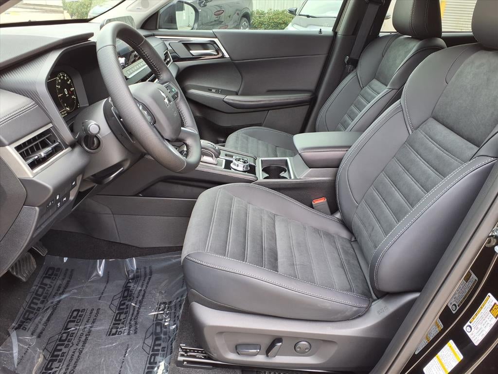 2025 Mitsubishi Outlander PHEV SE