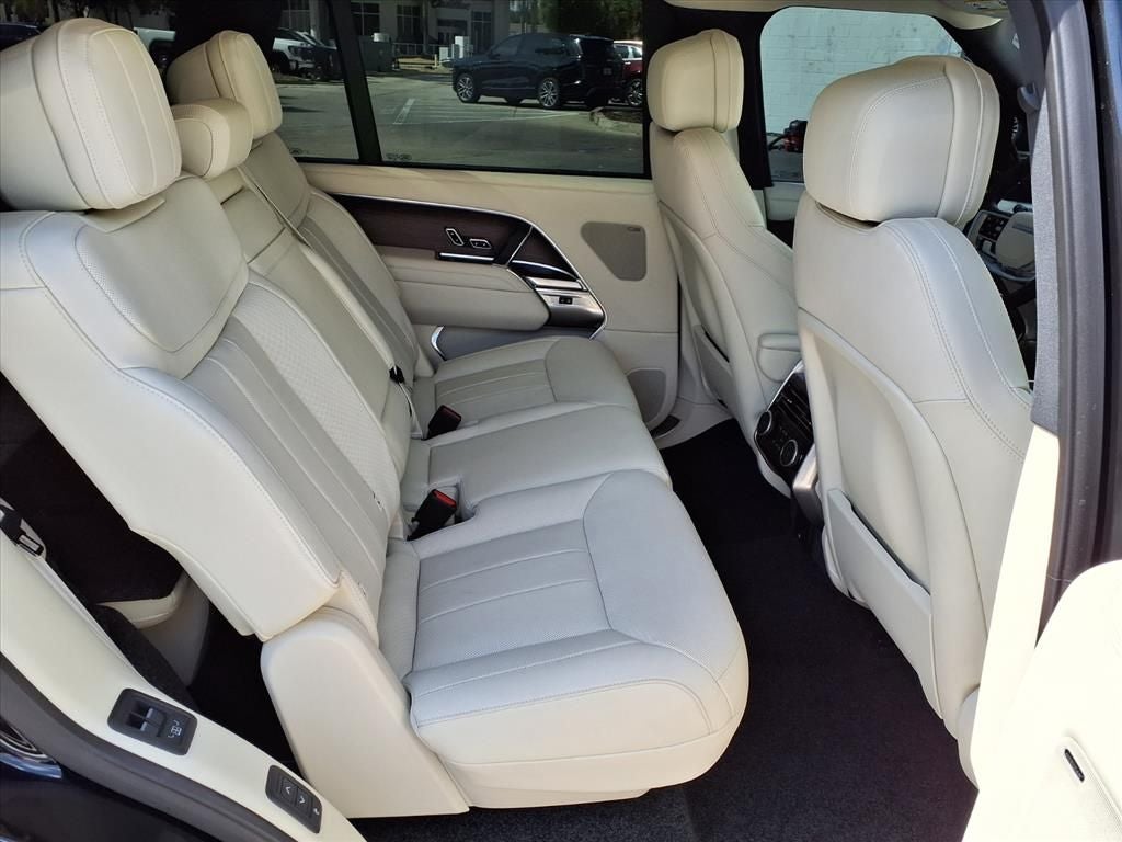 2025 Land Rover Range Rover SE LWB