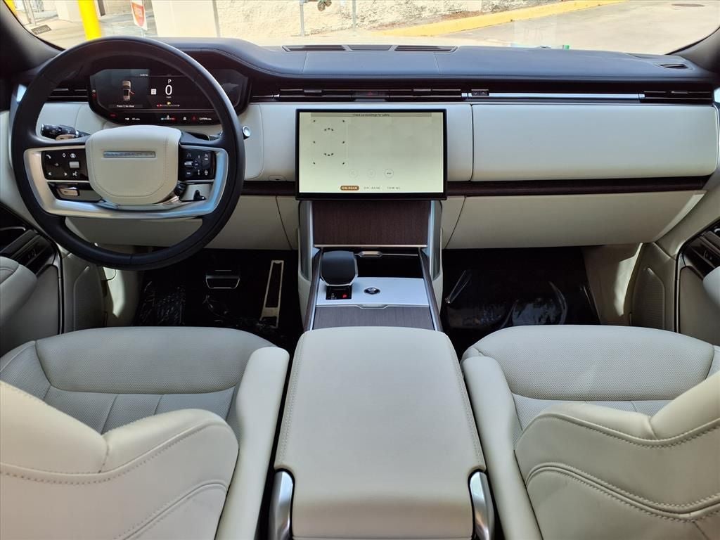 2025 Land Rover Range Rover SE LWB