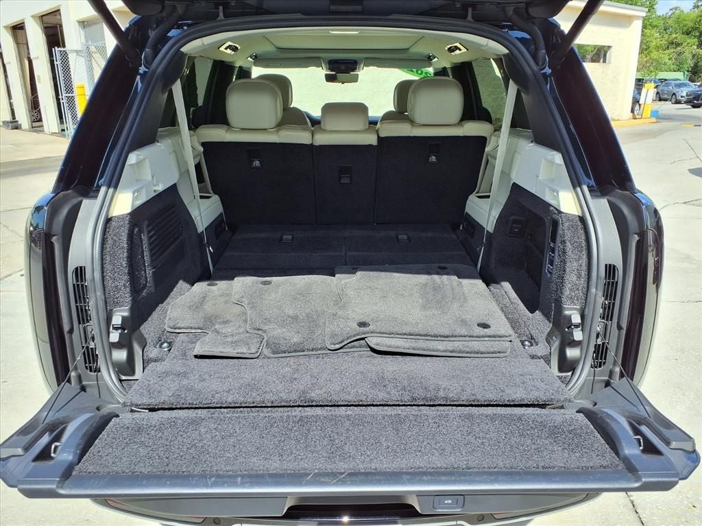 2025 Land Rover Range Rover SE LWB
