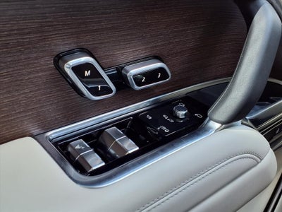 2025 Land Rover Range Rover SE LWB