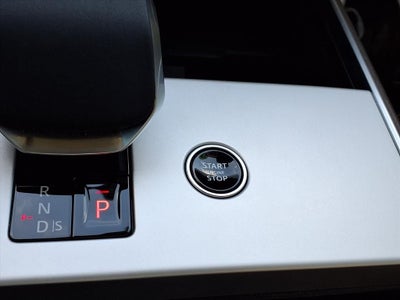 2025 Land Rover Range Rover SE LWB