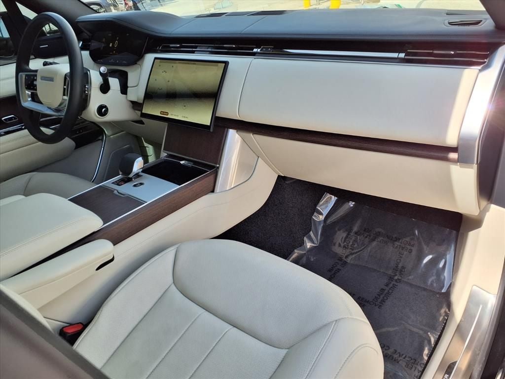 2025 Land Rover Range Rover SE LWB