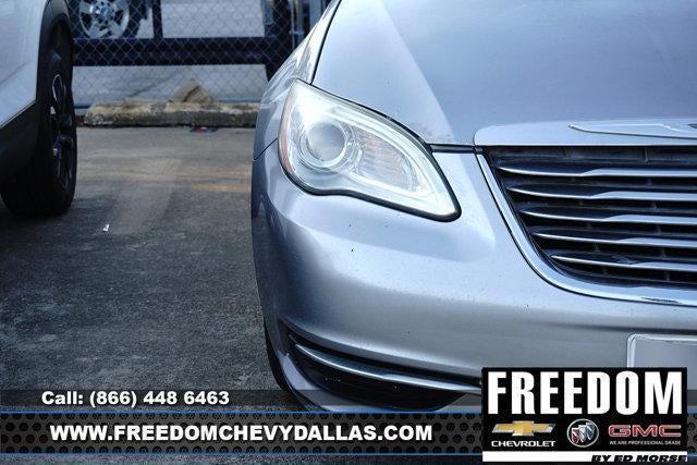 2013 Chrysler 200 Touring