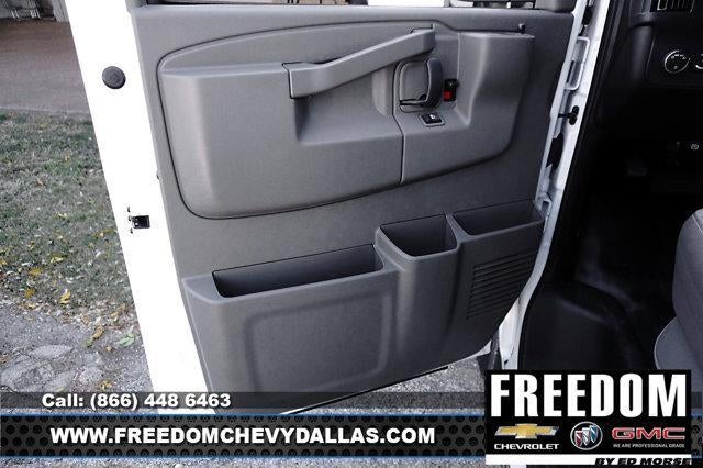 2025 GMC Savana Cargo Base