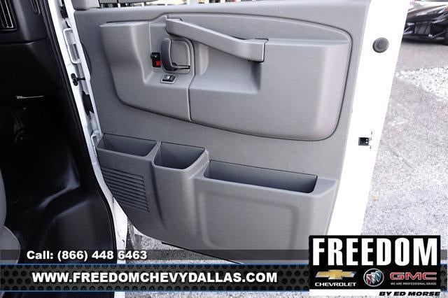 2025 GMC Savana Cargo Base