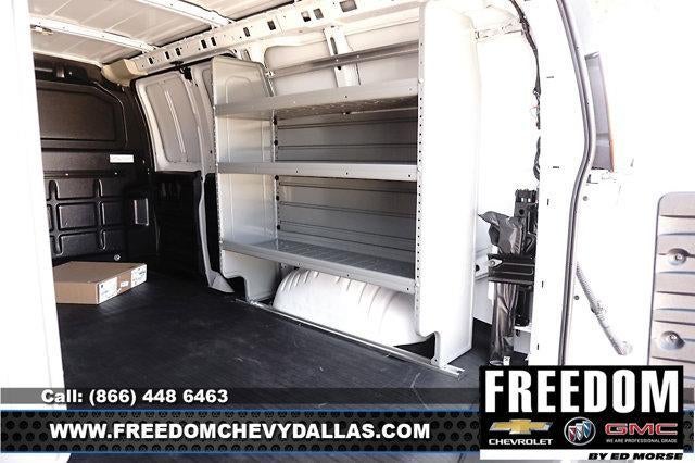 2025 GMC Savana Cargo Base