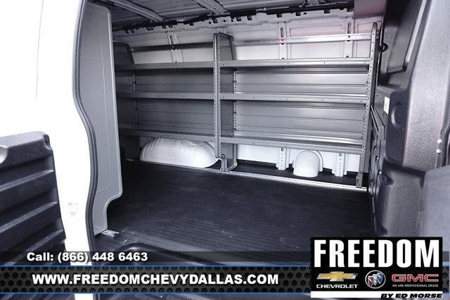 2025 GMC Savana Cargo Base