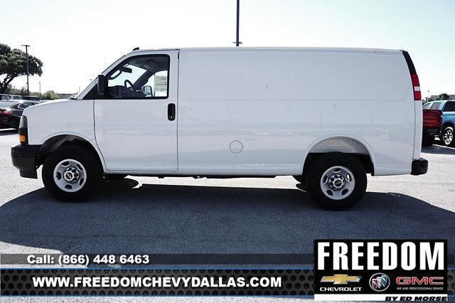 2025 GMC Savana Cargo Base