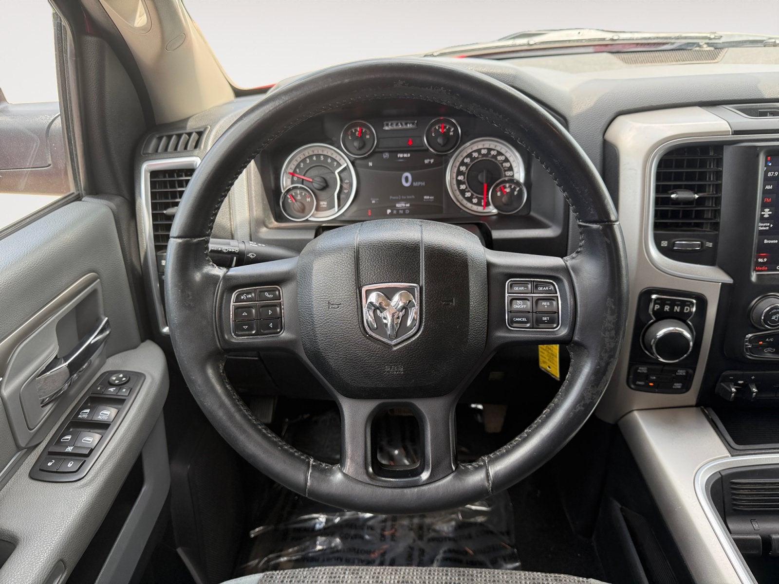 2018 RAM 1500 Big Horn Crew Cab 4x4 5'7" Box