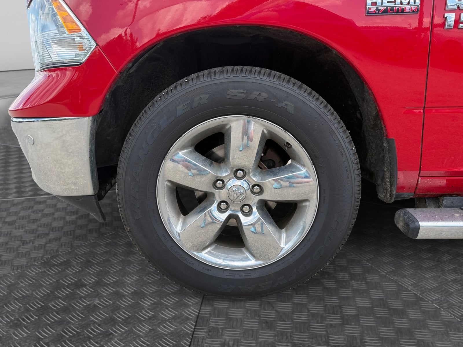 2018 RAM 1500 Big Horn Crew Cab 4x4 5'7" Box