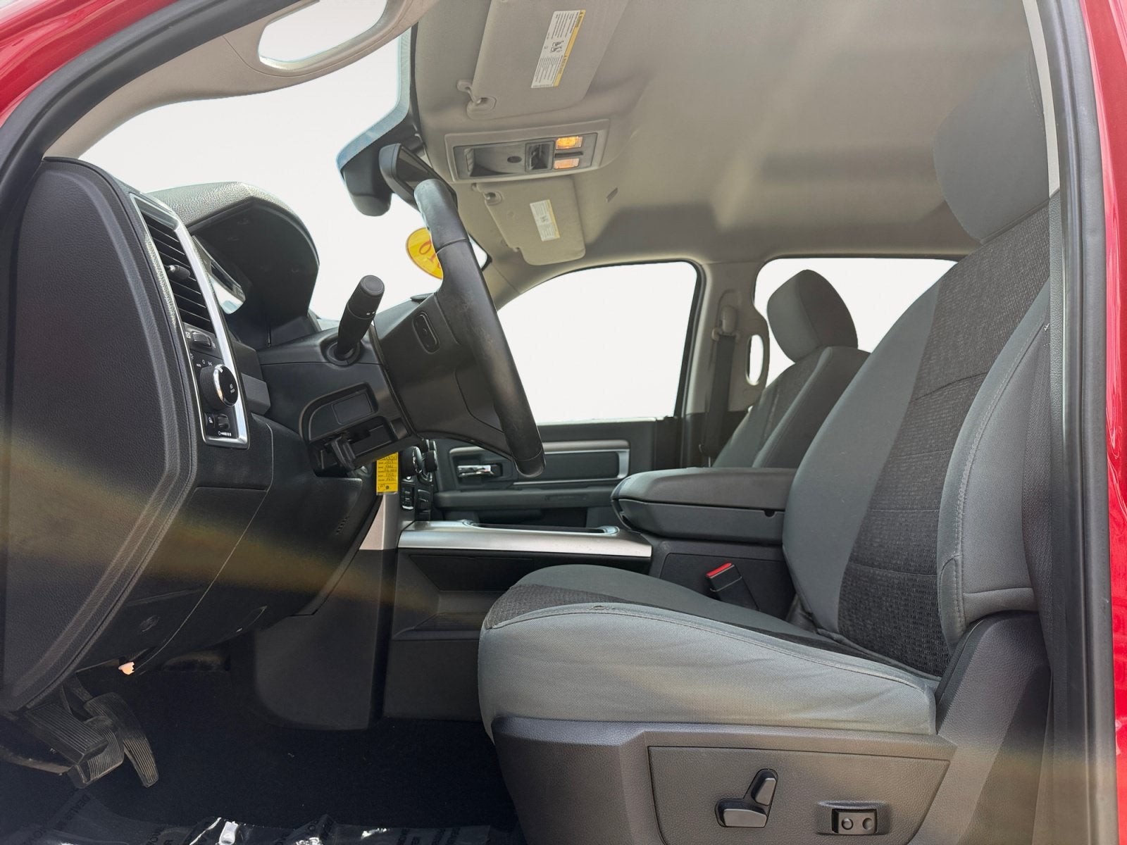 2018 RAM 1500 Big Horn Crew Cab 4x4 5'7" Box